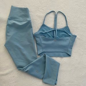 Alo Yoga set blue